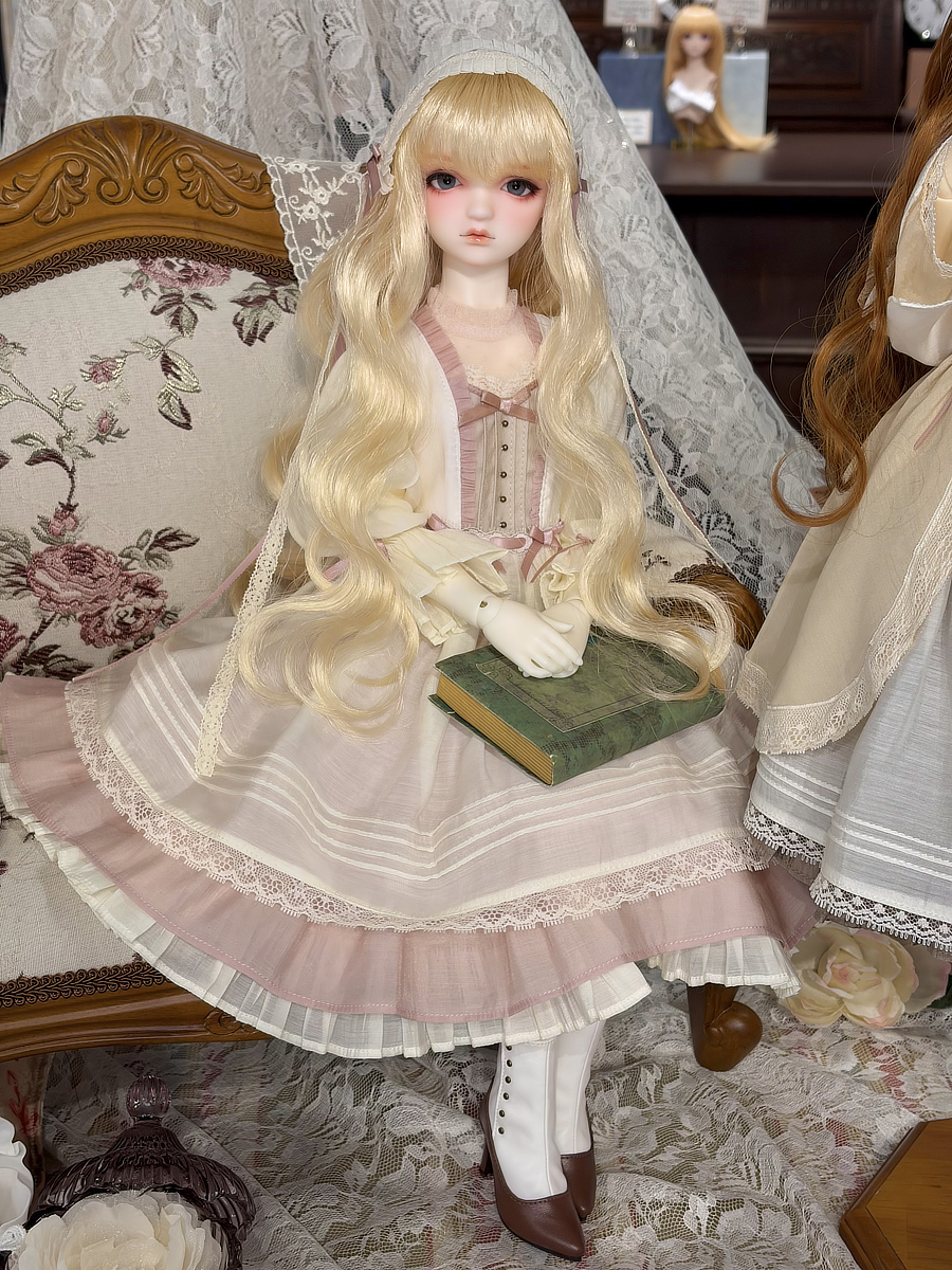 28日(金)まで♪特別展示『乙女達の約束』ポージングを変更しました