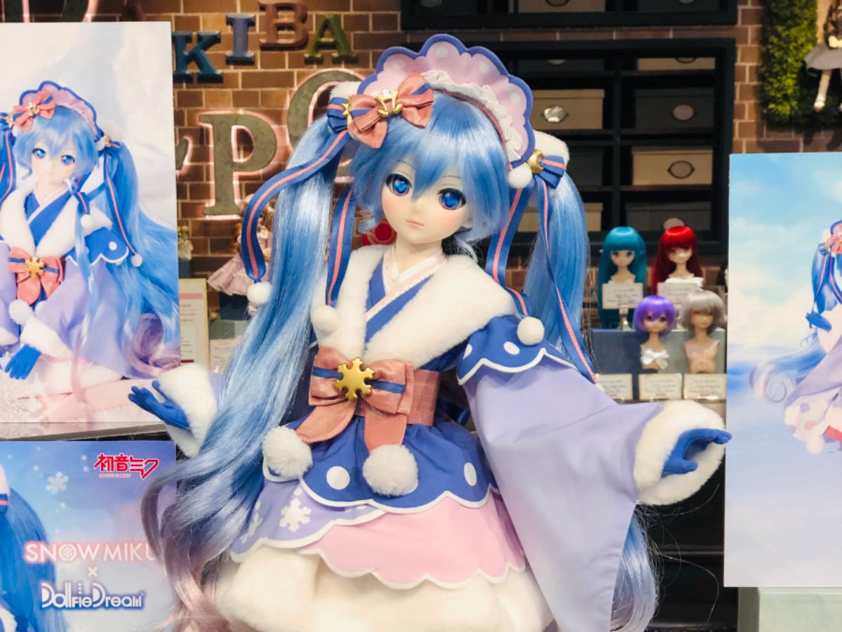 SNOW MIKU 2023 特別企画】「冬麗」セット好評受付中ですっ！ | ドール