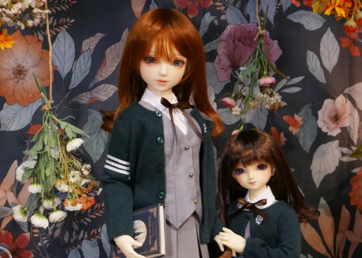 【白ばら女学院 初等科制服・ミニ】・【白ばら女学院 中等科制服】のご紹介♪