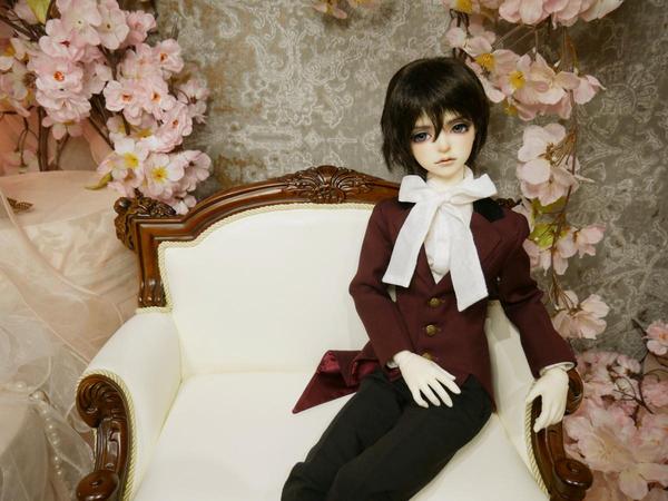 DDdy ヨル・フォージャー」「ヨルの私服セット」店頭展示開始です