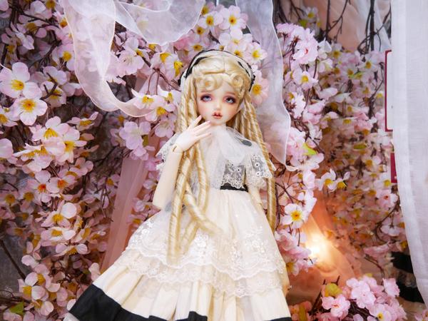 先行展示中ドレス「星詠みの乙女・ミニ」のご紹介 | 天使の窓 店舗