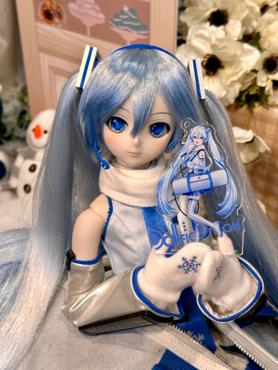 「DD雪ミクキャリングケース」「雪ミクキャリングケース用アクスタストラップ」のご紹介！