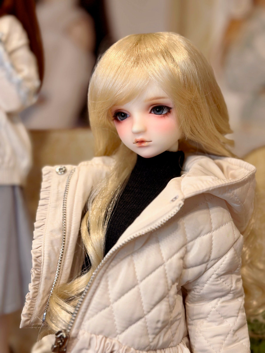 SD13女の子「リズ」と「クロエ」があなたのお迎えをお待ちしております♪