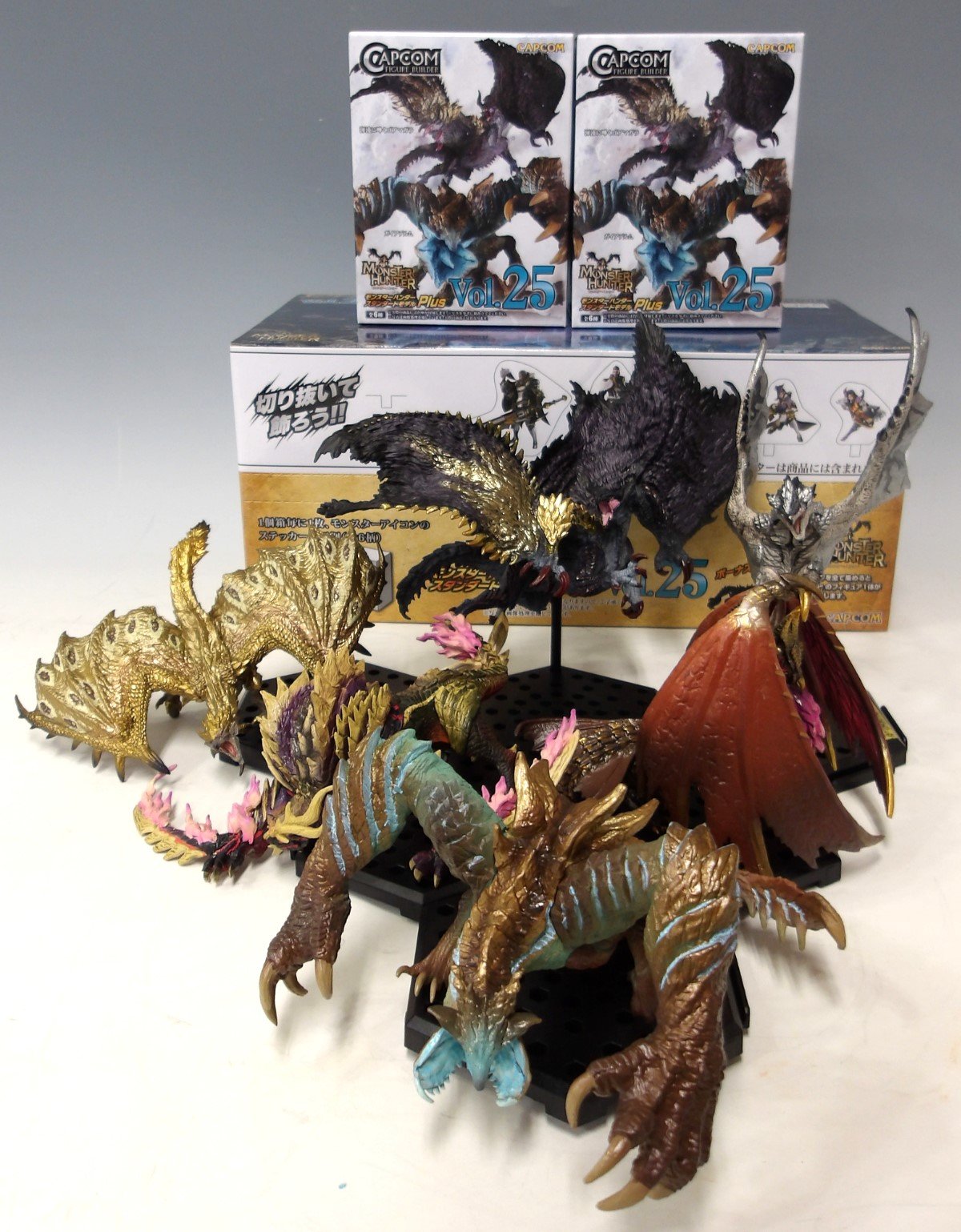 机の上でモンハンNOW‼『モンスターハンター スタンダードモデル